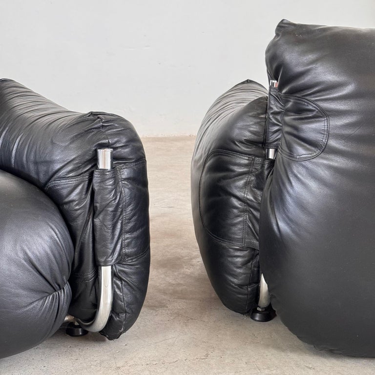 Pair of Mid-Century Armchairs by Giuseppe Munari for Poltrona Munari, 1970s