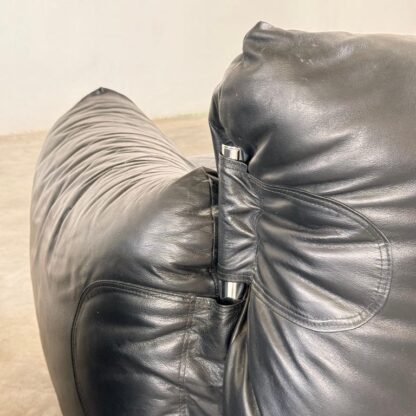 Pair of Mid-Century Armchairs by Giuseppe Munari for Poltrona Munari, 1970s
