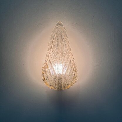 Single Leaf Sconce in Pulegoso Glass with Gold Accents by Barovier & Toso, 1950s