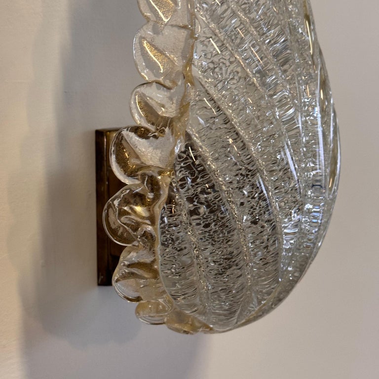 Single Leaf Sconce in Pulegoso Glass with Gold Accents by Barovier & Toso, 1950s