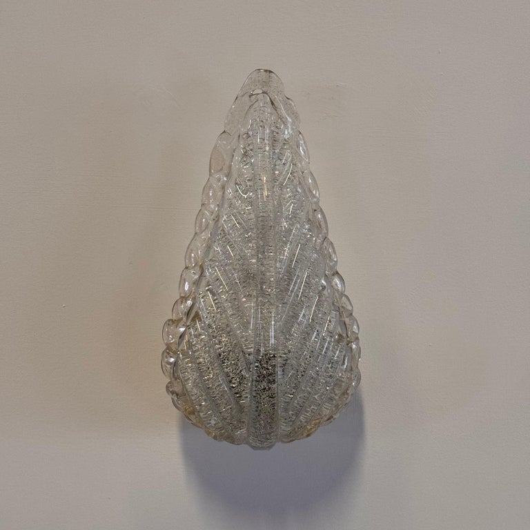 Single Leaf Sconce in Pulegoso Glass with Gold Accents by Barovier & Toso, 1950s
