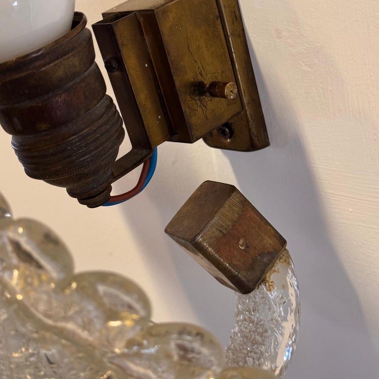 Single Leaf Sconce in Pulegoso Glass with Gold Accents by Barovier & Toso, 1950s