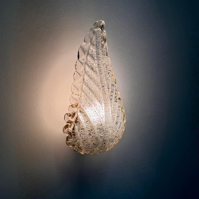 Single Leaf Sconce in Pulegoso Glass with Gold Accents by Barovier & Toso, 1950s