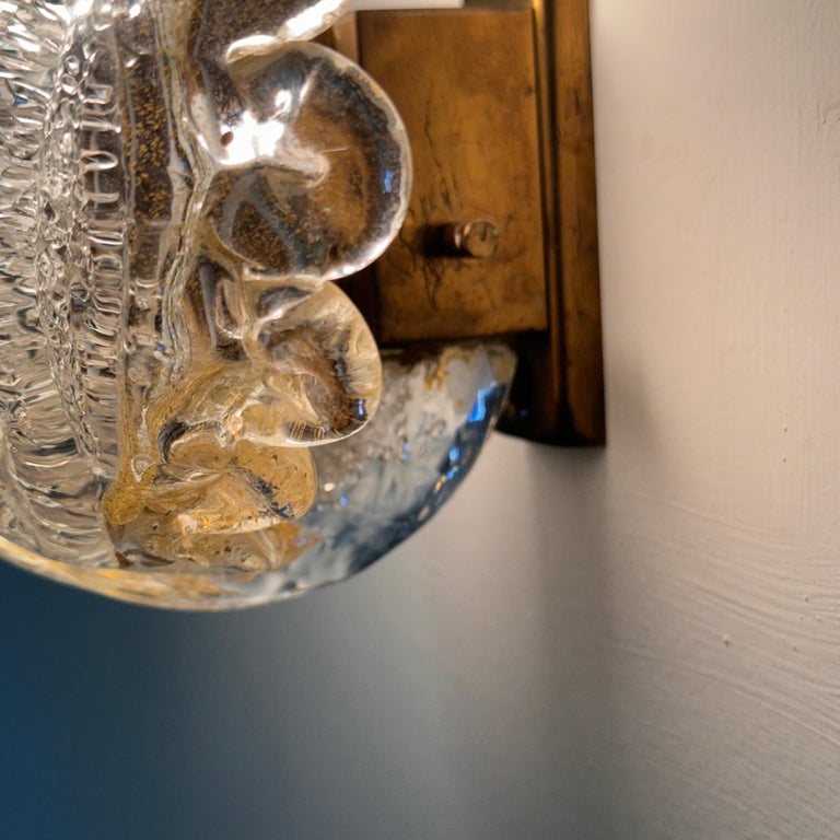 Single Leaf Sconce in Pulegoso Glass with Gold Accents by Barovier & Toso, 1950s