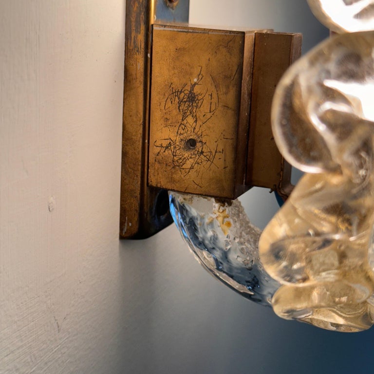Single Leaf Sconce in Pulegoso Glass with Gold Accents by Barovier & Toso, 1950s