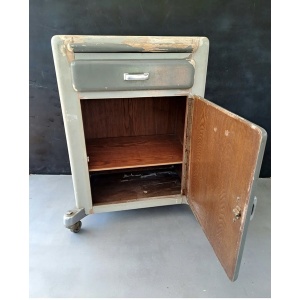 Small Drawers / Filing Cabinet On Wheels Industrial Design