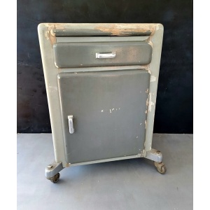 Small Drawers / Filing Cabinet On Wheels Industrial Design
