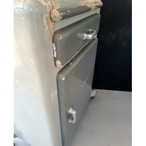 Small Drawers / Filing Cabinet On Wheels Industrial Design