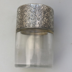 A substantial antique Victorian Sampson Mordan solid silver Scent Bottle C.1899