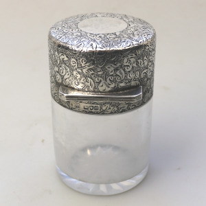 A substantial antique Victorian Sampson Mordan solid silver Scent Bottle C.1899