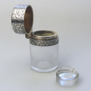 A substantial antique Victorian Sampson Mordan solid silver Scent Bottle C.1899
