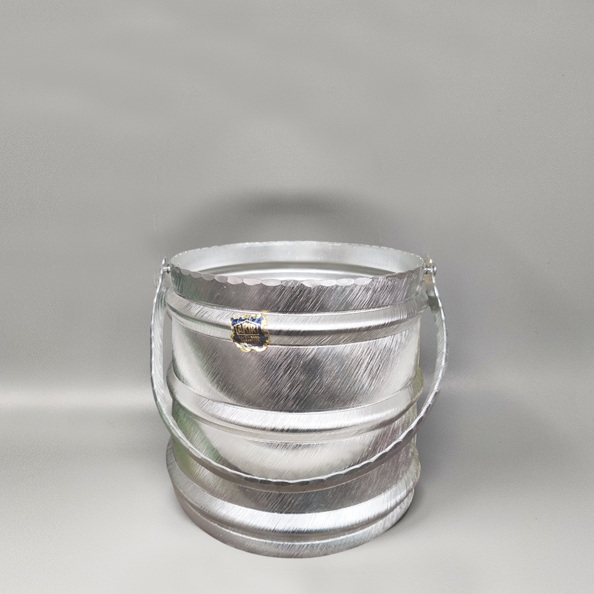 1960s Elegant Champagne Ice Bucket by Arir in Aluminium. Made in Italy