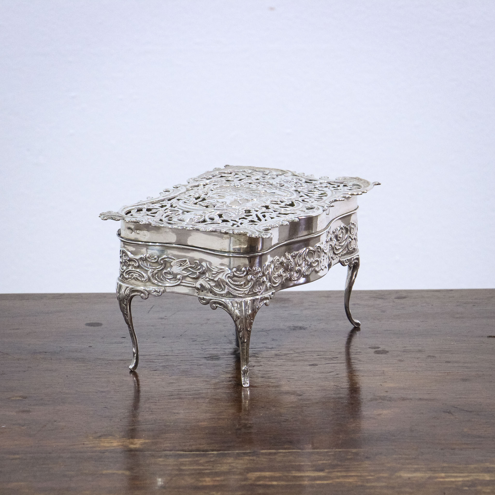 William Comyns Sterling Silver Edwardian Box