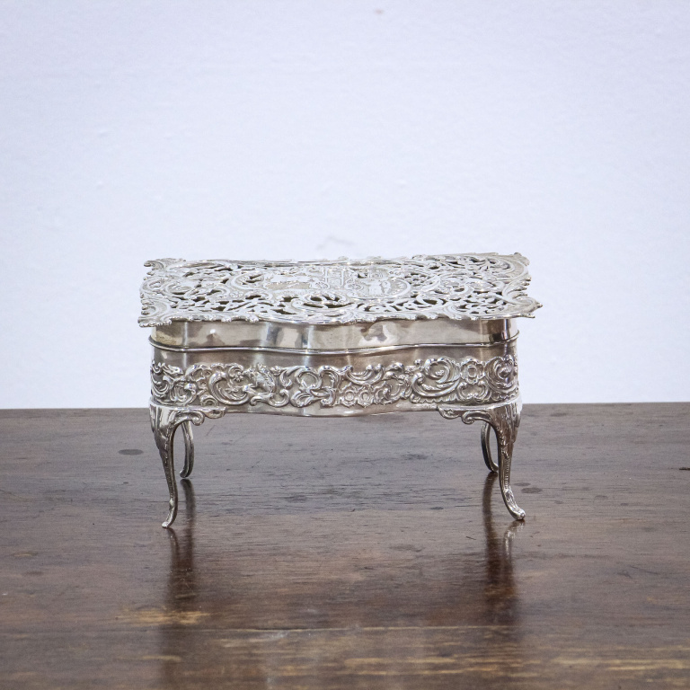 William Comyns Sterling Silver Edwardian Box - Image 3