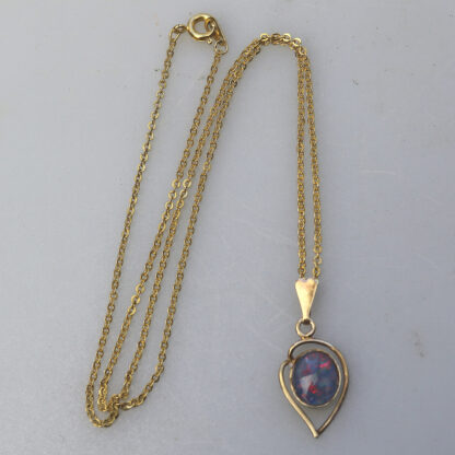 A good vintage 925 silver gilt Opal Pendant on Chain 3g - gift boxed C.20thC
