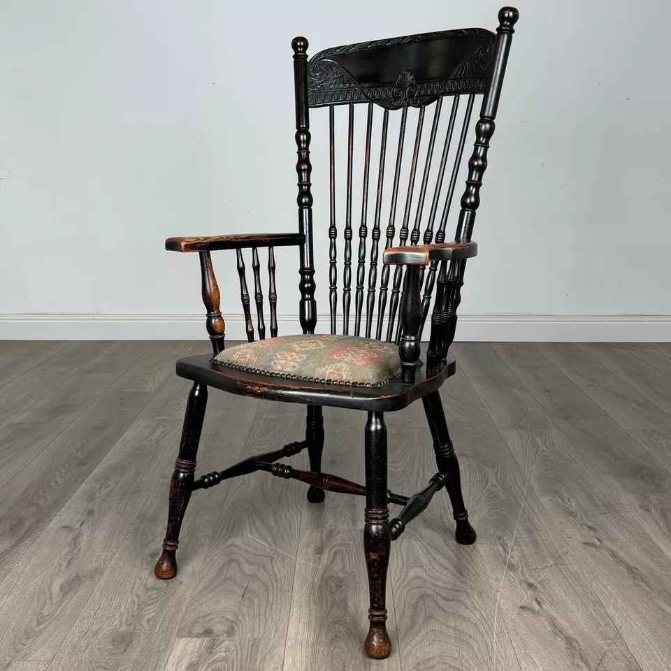 Antique 19th Century Ebonised Windsor Armchair In Oak