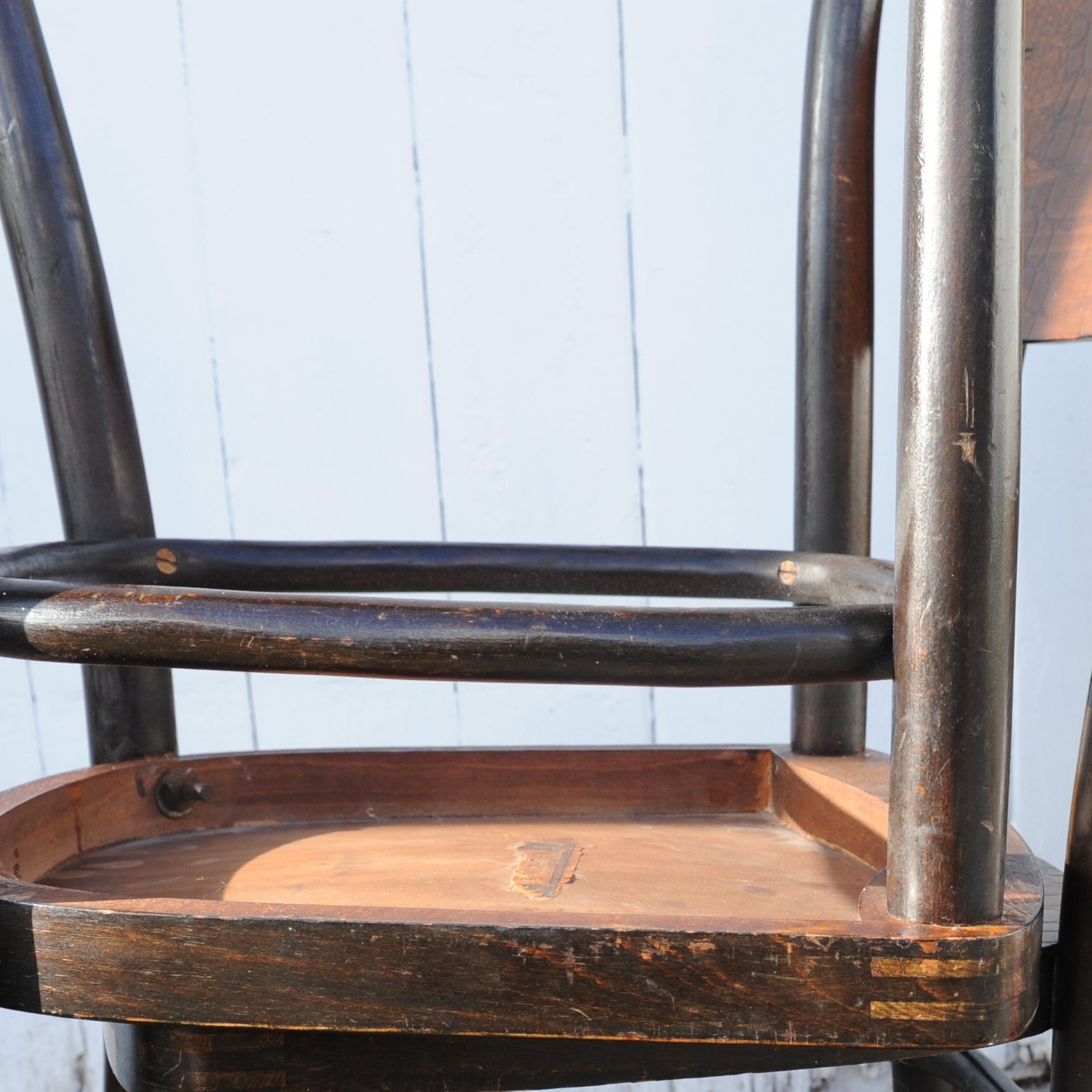 Antique Carved Wooden Crocodile Effect Side/Dining Chairs For Mundus, J. & J. Kohn, 1920s