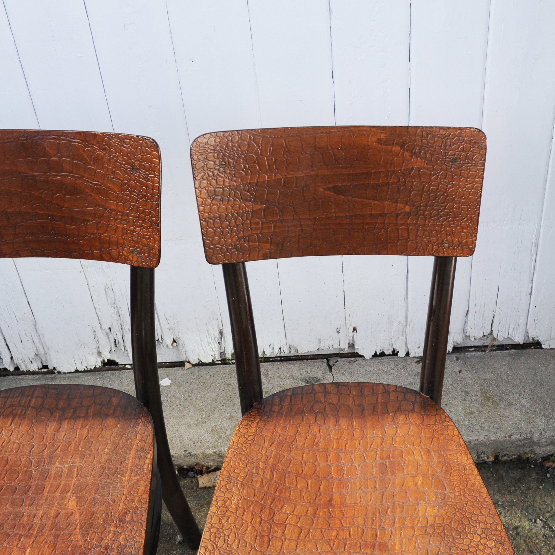 Antique Carved Wooden Crocodile Effect Side/Dining Chairs For Mundus, J. & J. Kohn, 1920s