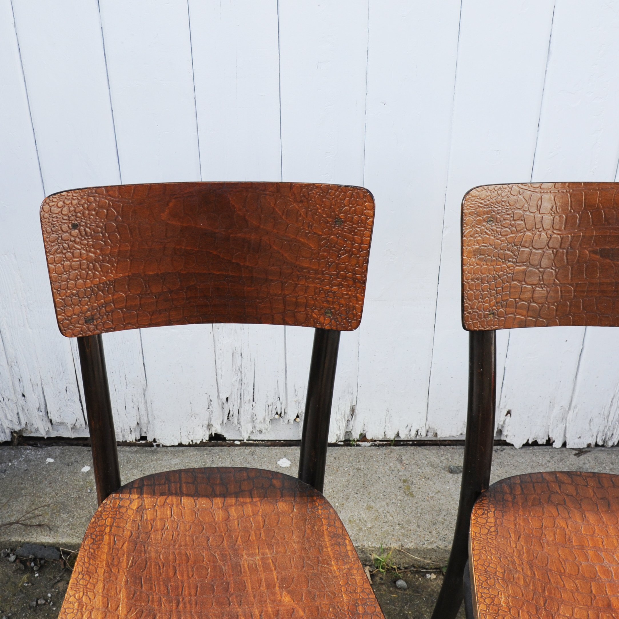 Antique Carved Wooden Crocodile Effect Side/Dining Chairs For Mundus, J. & J. Kohn, 1920s