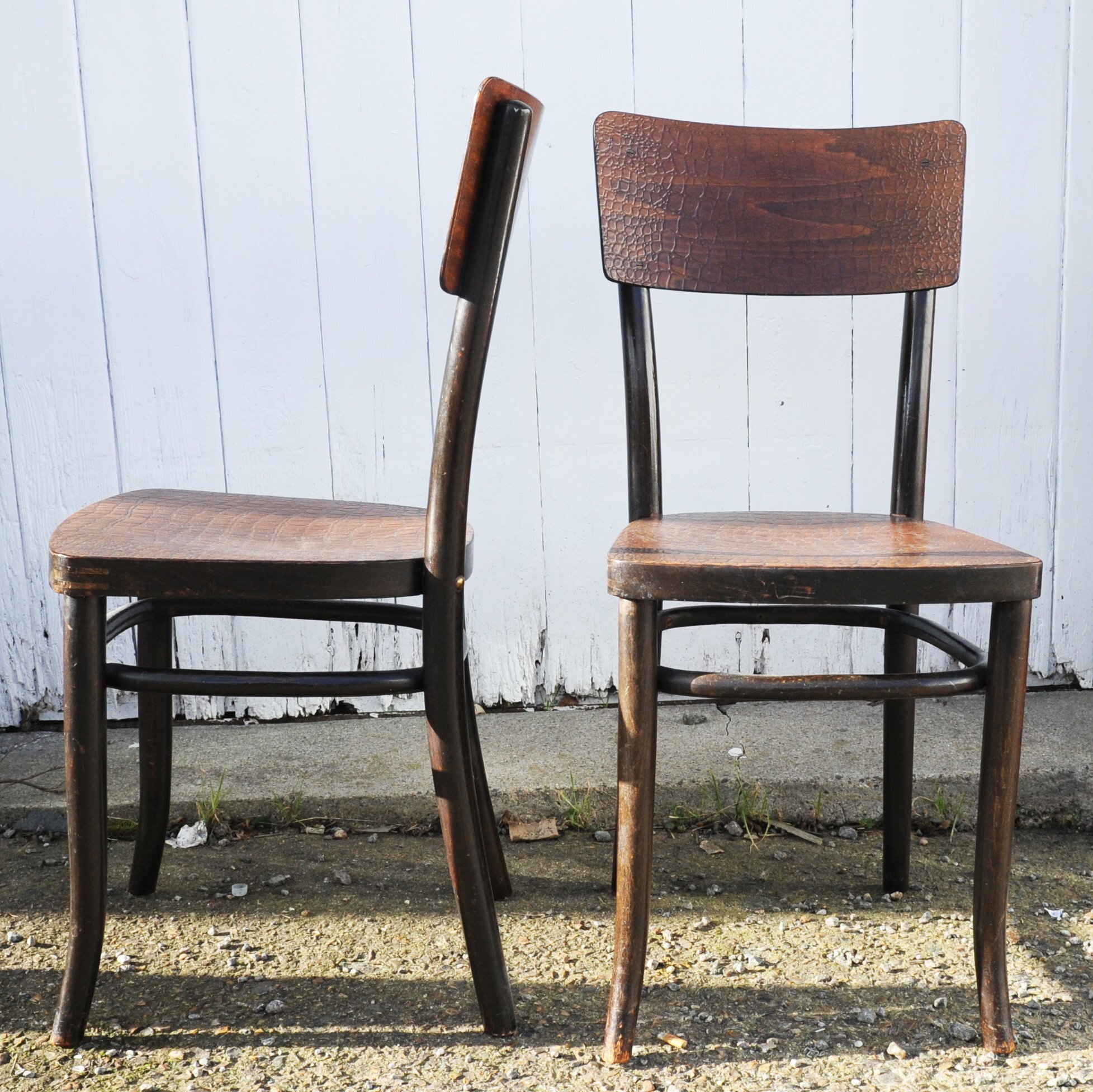 Antique Carved Wooden Crocodile Effect Side/Dining Chairs For Mundus, J. & J. Kohn, 1920s