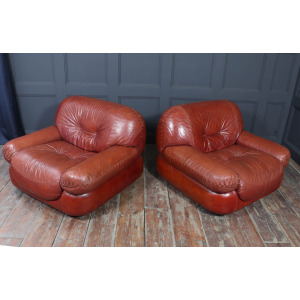 Stunning Lounge Chairs In Leather By Sapporo For Mobil Girgi Italy 1970