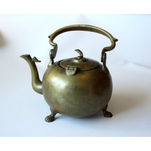 Teapot made of bronze - Vintage