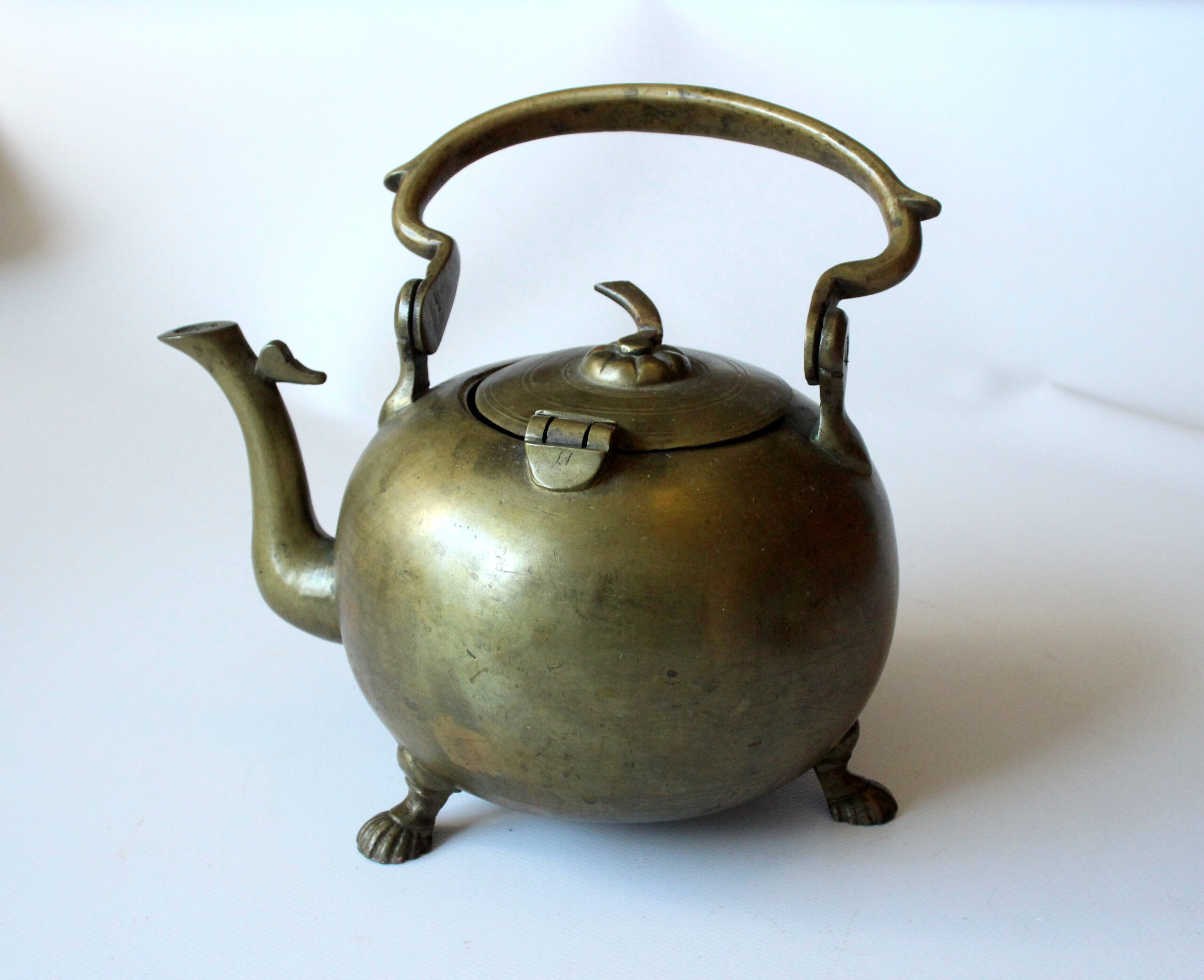 Teapot made of bronze - Vintage