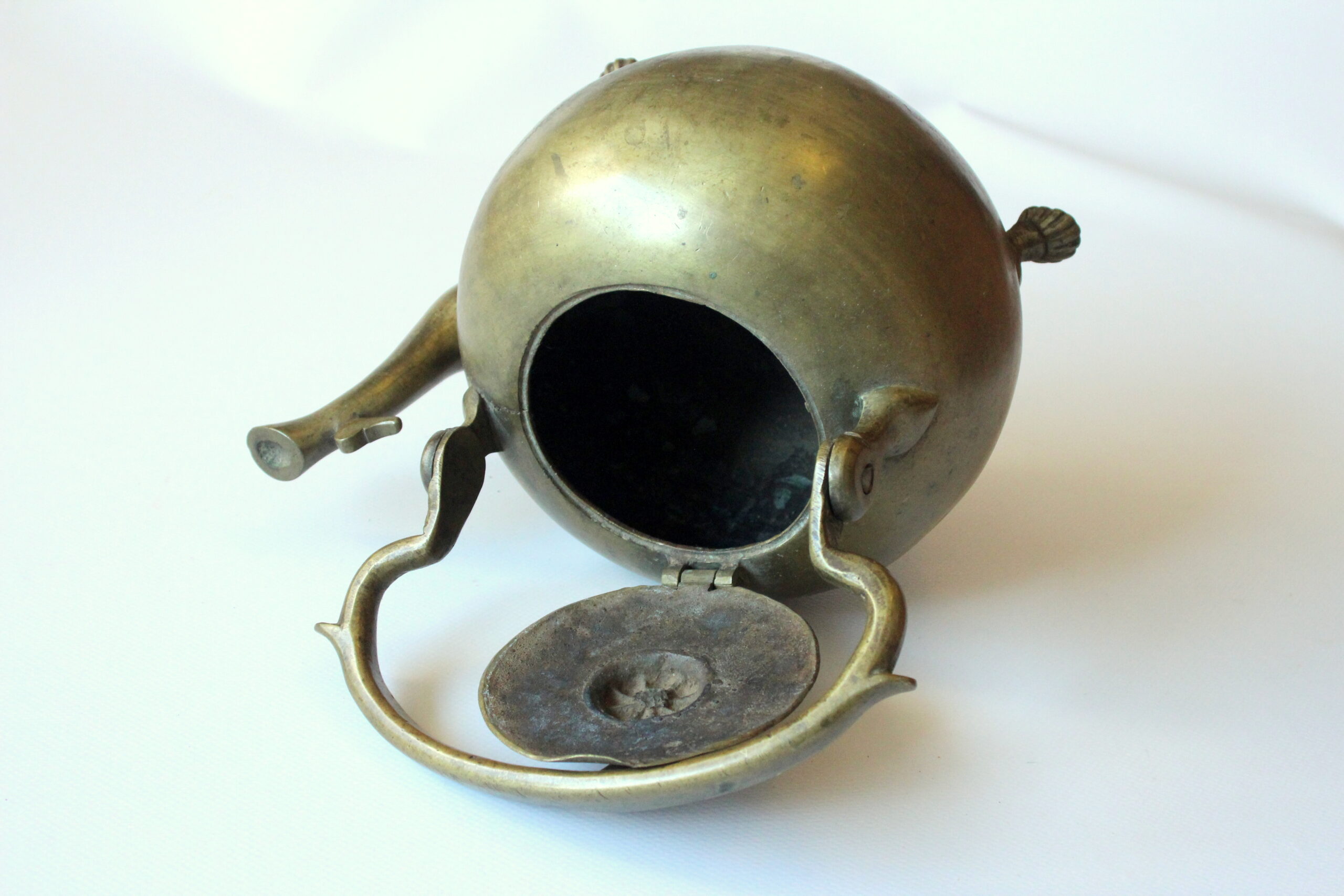 Teapot made of bronze - Vintage