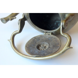 Teapot made of bronze - Vintage