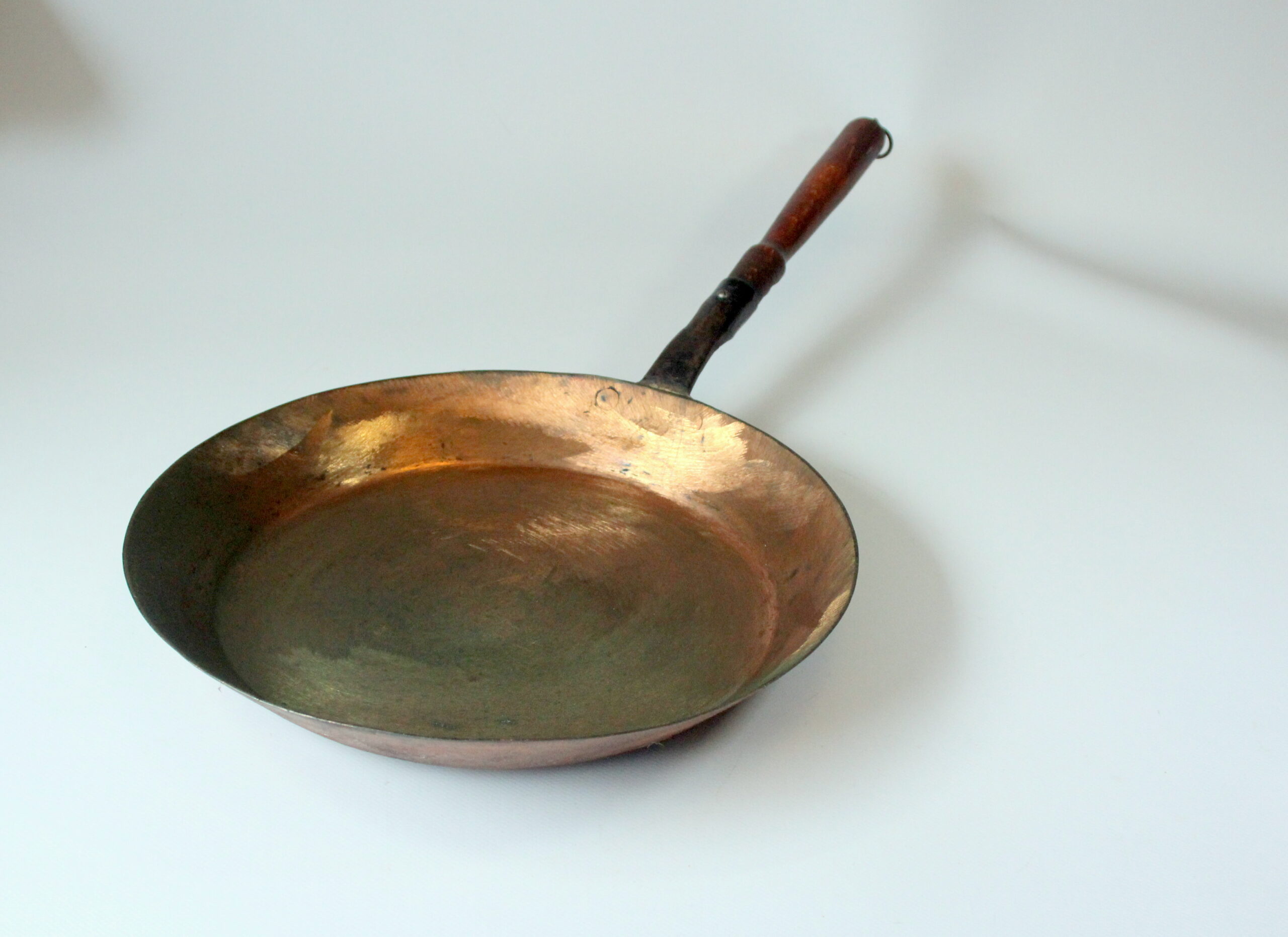 Handmade large frying pan - iron pan copper plated - with wooden handle and hanger - Vintage