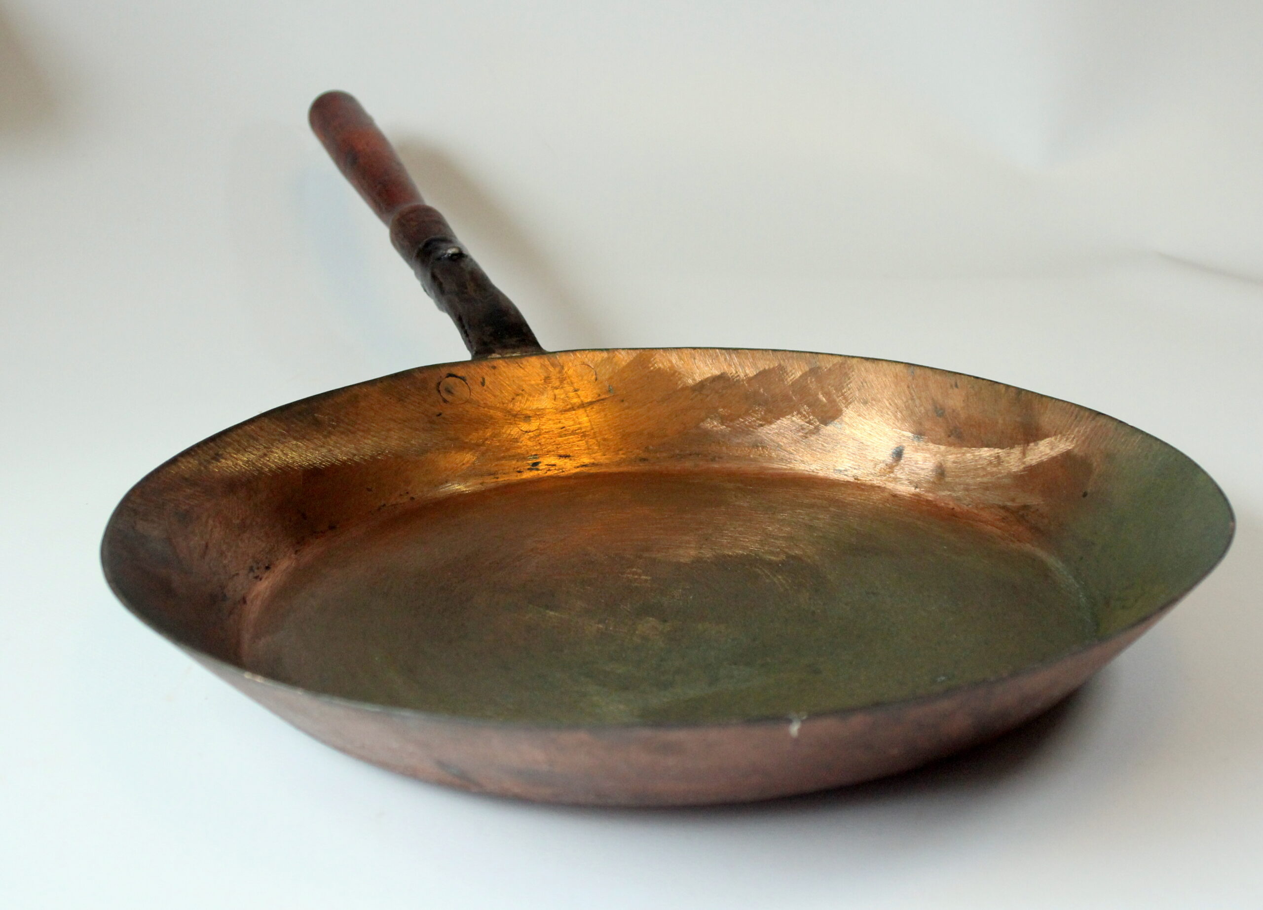 Handmade large frying pan - iron pan copper plated - with wooden handle and hanger - Vintage