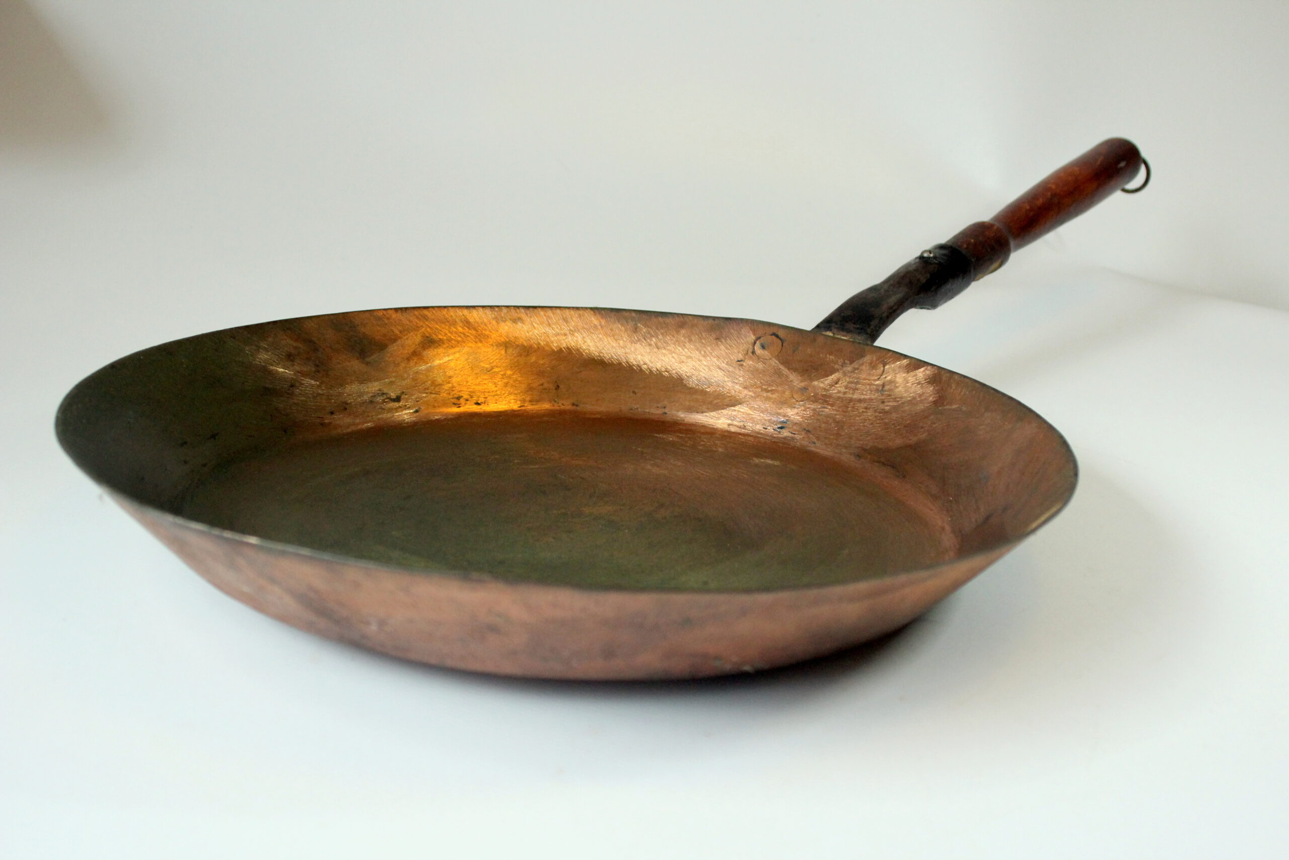 Handmade large frying pan - iron pan copper plated - with wooden handle and hanger - Vintage