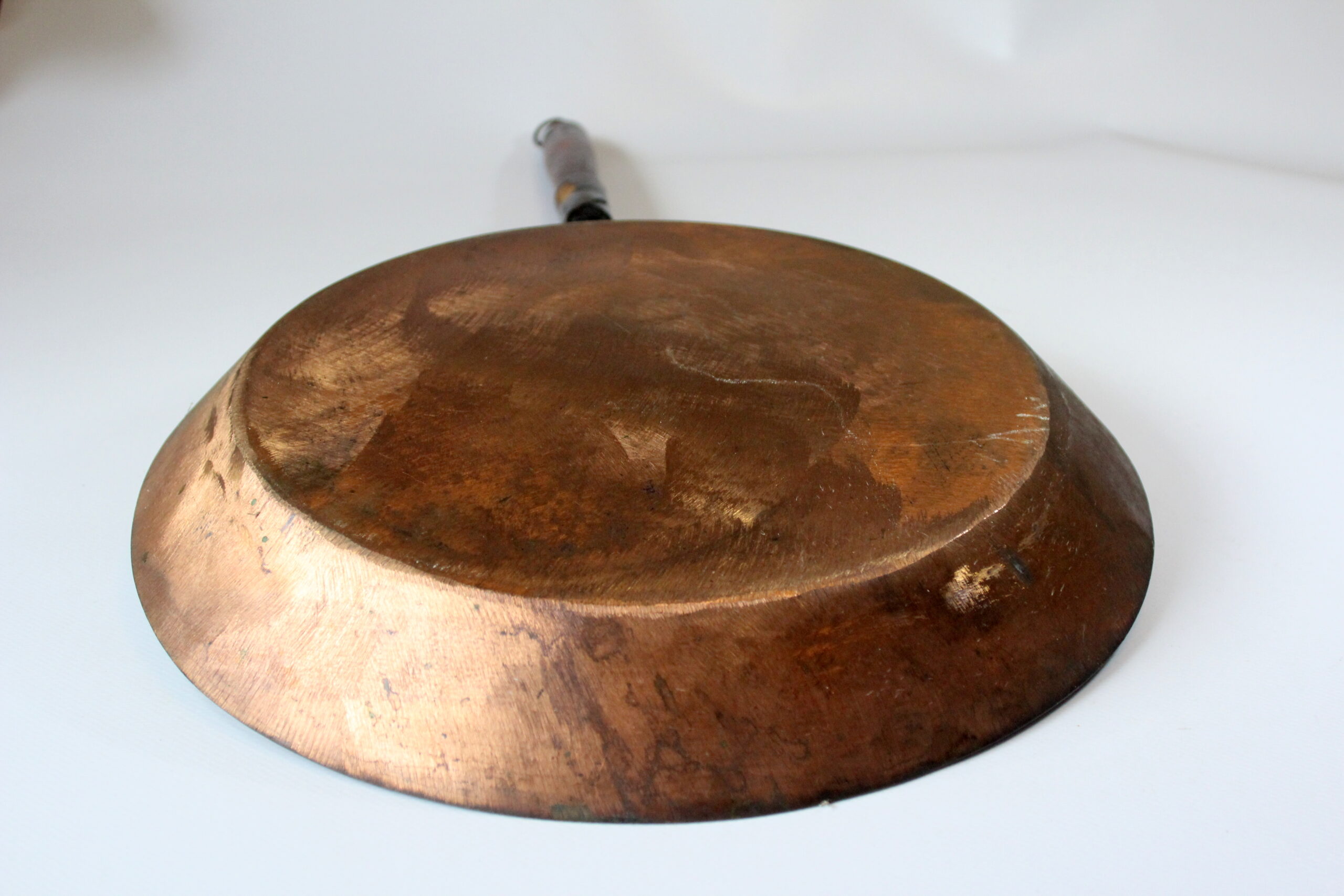 Handmade large frying pan - iron pan copper plated - with wooden handle and hanger - Vintage