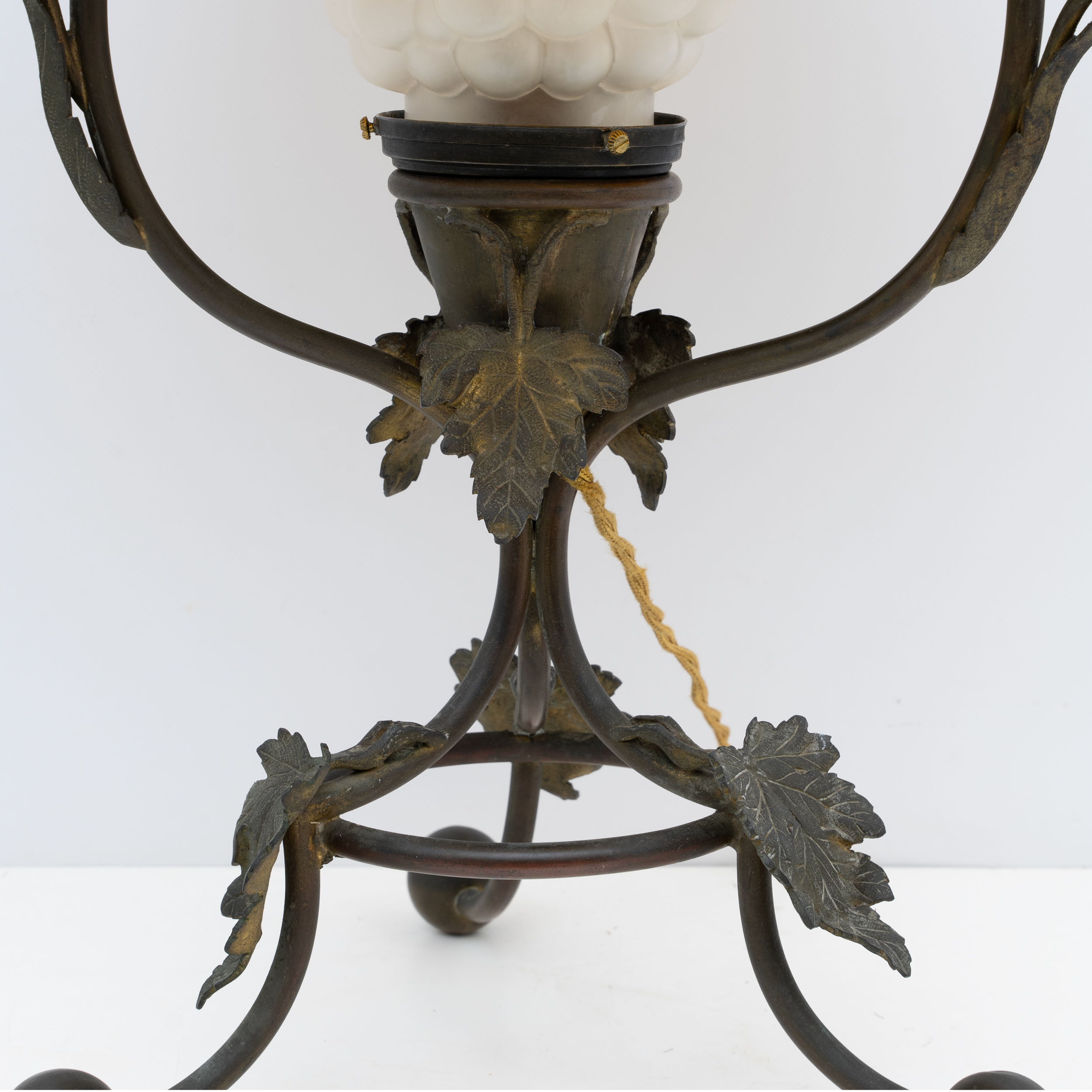 Émile Gallé Art Nouveau Cameo Bulb Glass and Bronze Table Lamp, France 1900