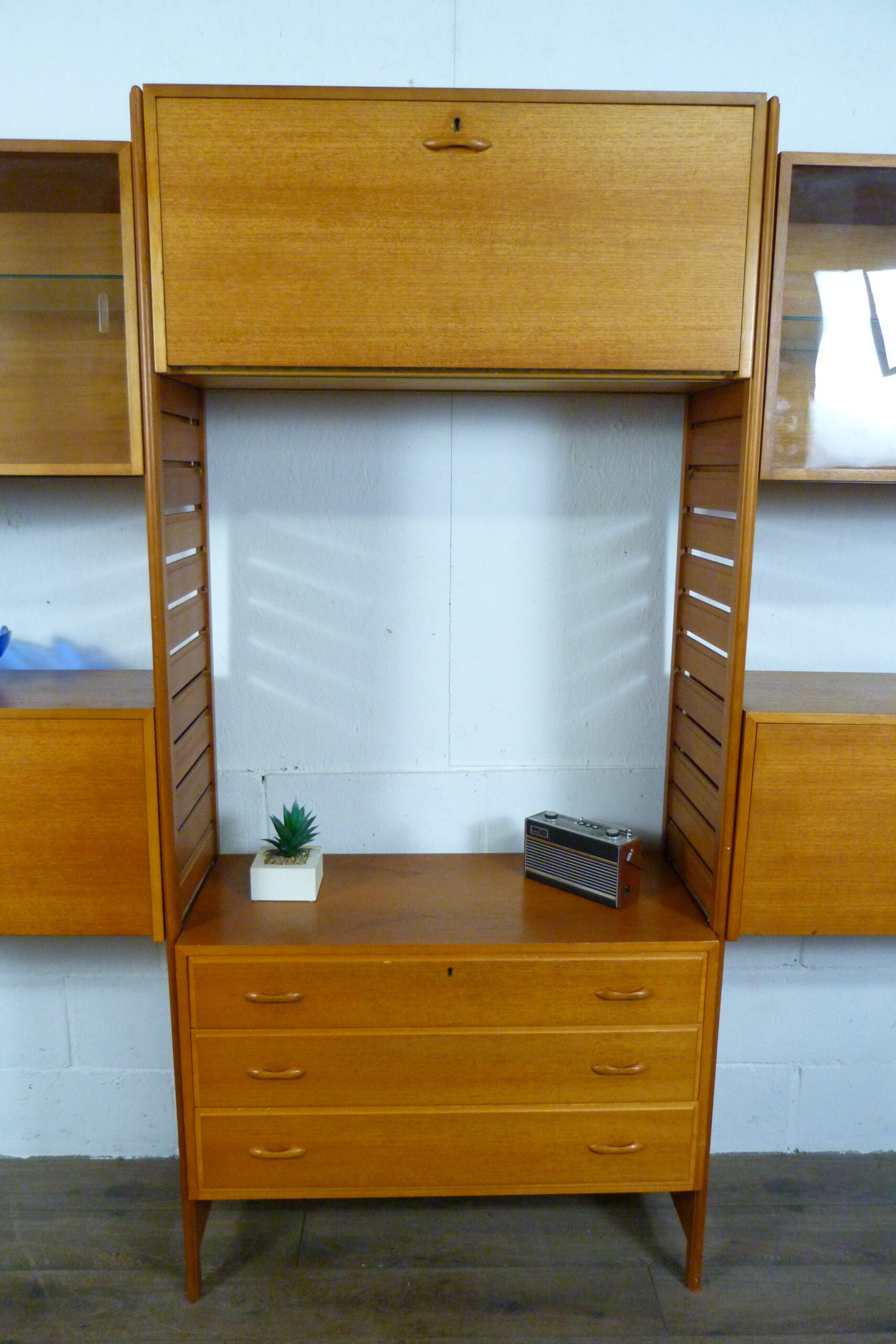 Staples 4 Bay Teak Ladderax Shelving Workspace