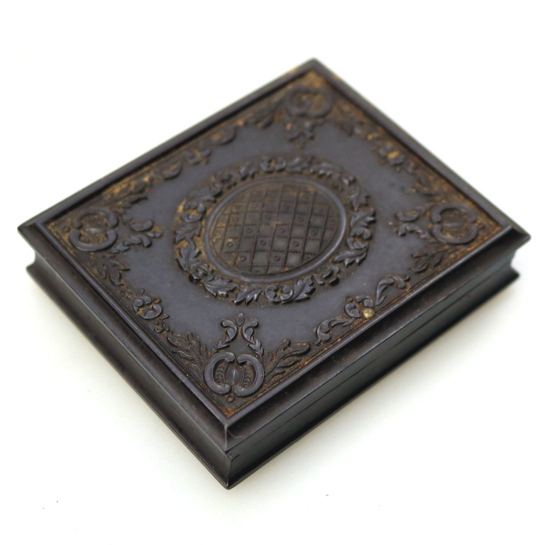 A good antique thermoplastic union Case & Ambrotype Daguerreotype C.1850's