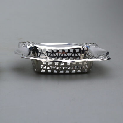A good antique English Chester solid silver pierced square Bonbon Dish C.1927 - Image 2