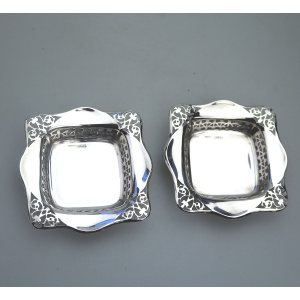 A good antique English Chester solid silver pierced square Bonbon Dish C.1927