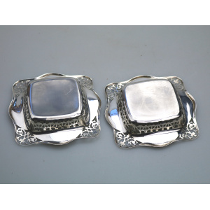 A good antique English Chester solid silver pierced square Bonbon Dish C.1927