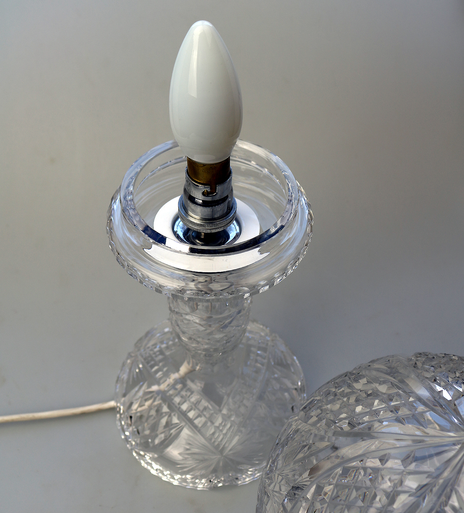A large & impressive very pretty vintage cut glass Table Lamp C.20thC