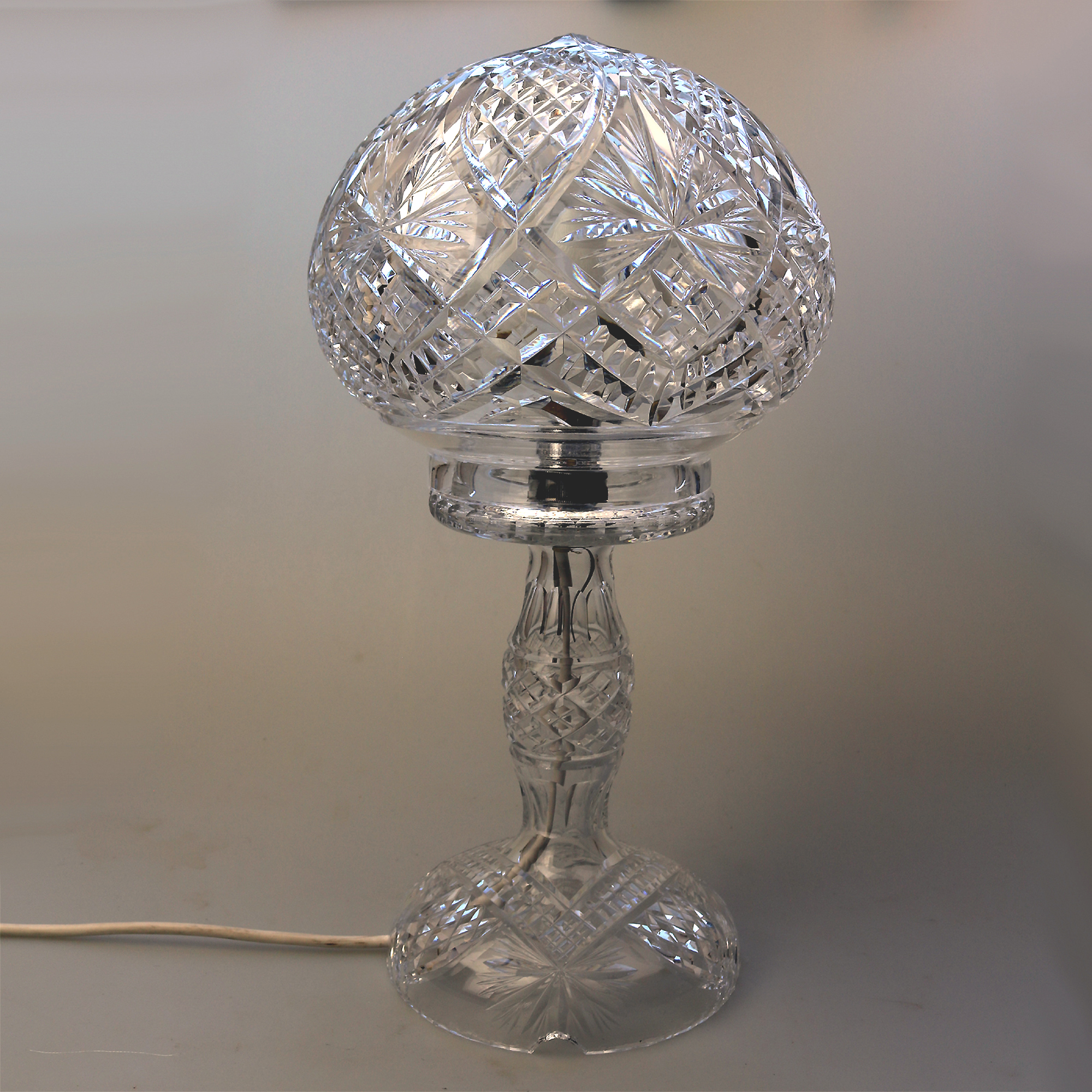 A large & impressive very pretty vintage cut glass Table Lamp C.20thC