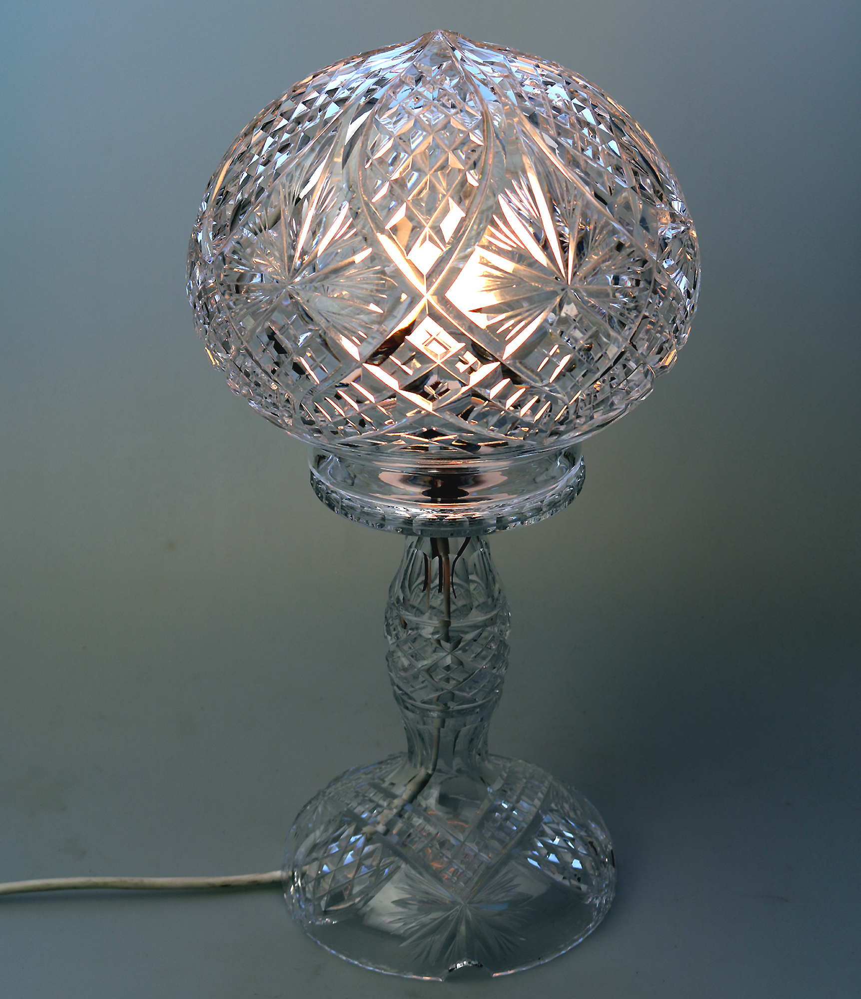 A large & impressive very pretty vintage cut glass Table Lamp C.20thC