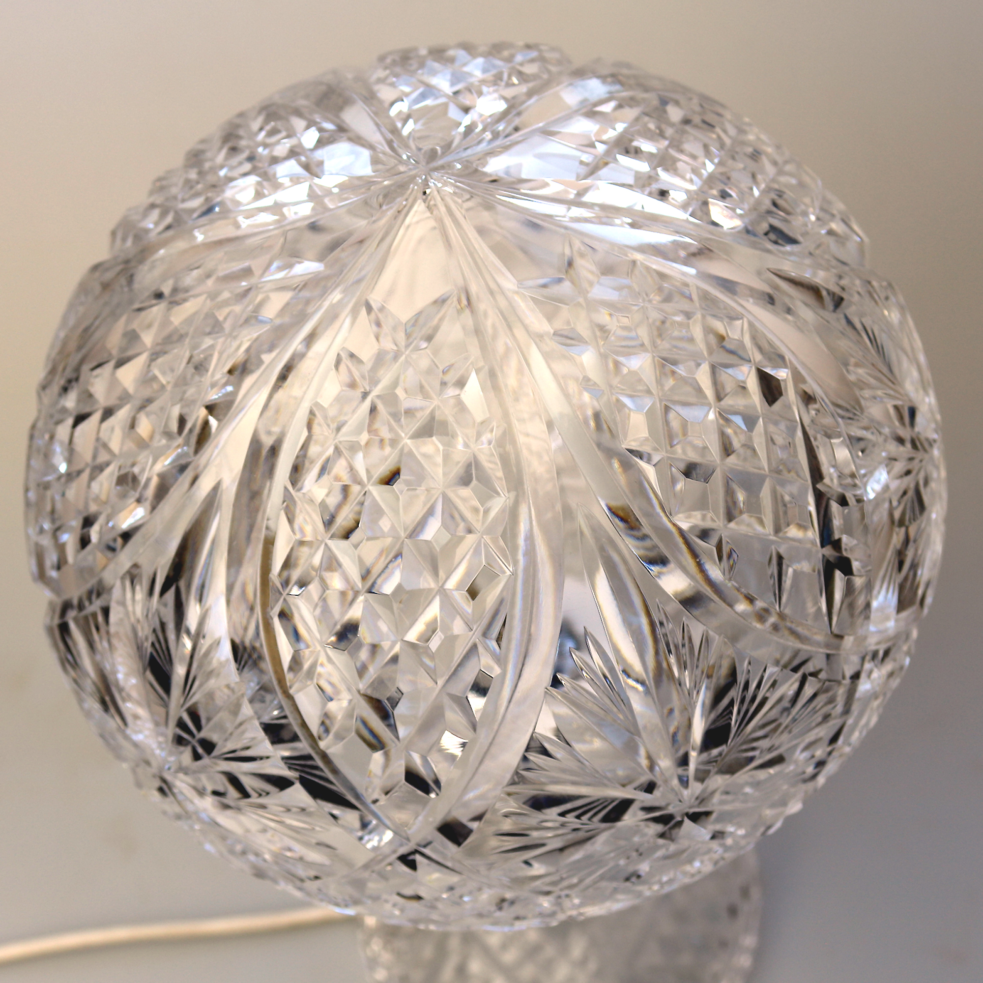 A large & impressive very pretty vintage cut glass Table Lamp C.20thC