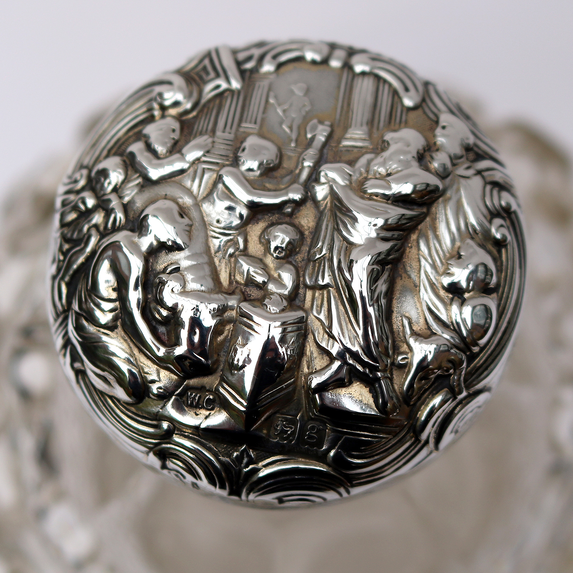 A good & large William Comyns antique solid silver & cut glass Scent Bottle C.1902