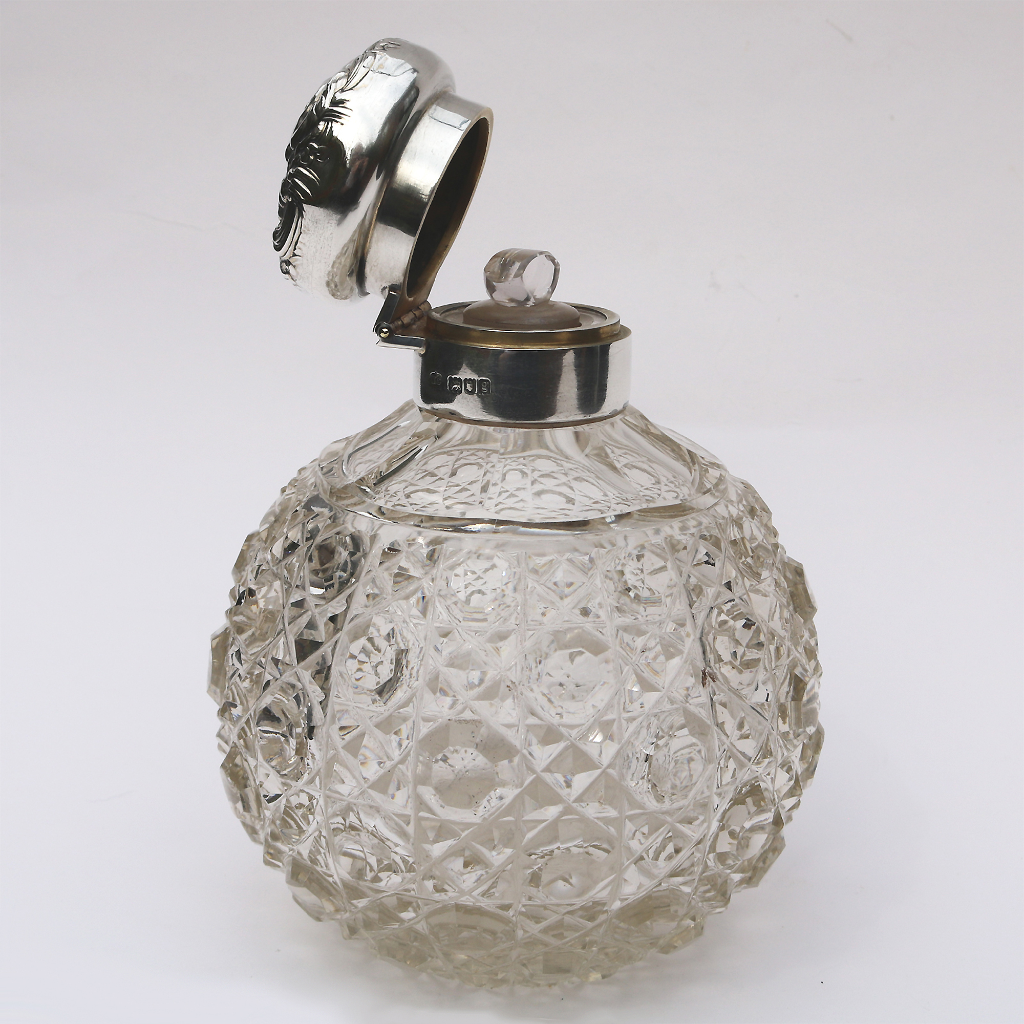A good & large William Comyns antique solid silver & cut glass Scent Bottle C.1902