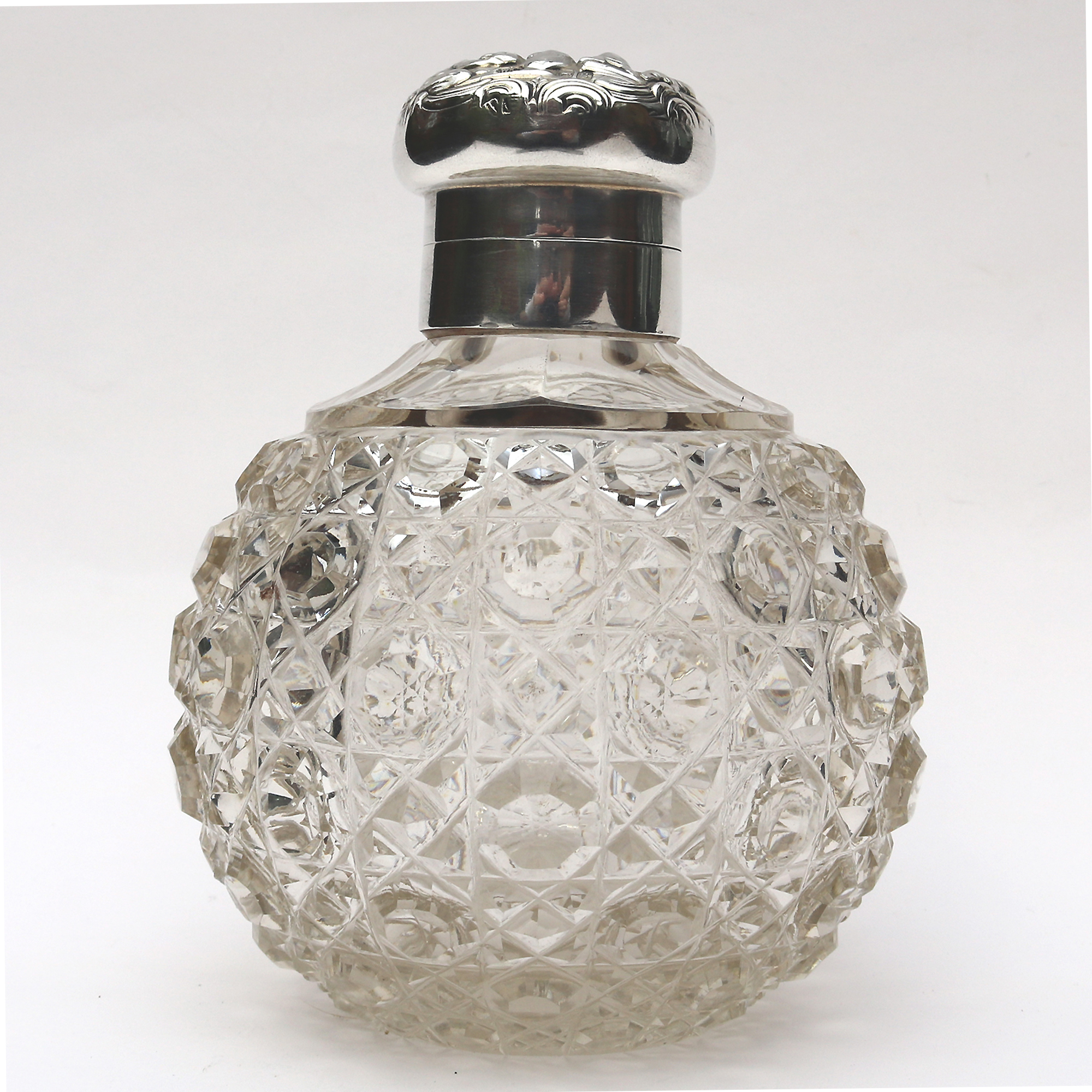 A good & large William Comyns antique solid silver & cut glass Scent Bottle C.1902