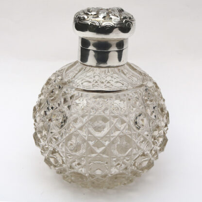 A good & large William Comyns antique solid silver & cut glass Scent Bottle C.1902 - Image 7