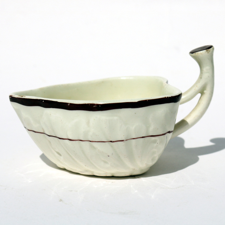 A fine & rare antique Georgian moulded Creamware pottery Butter Boat C.1785 - Image 3