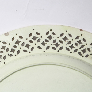 A fine & large antique Georgian English Creamware pottery pierced Plate C.1780