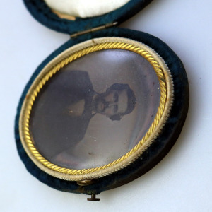 A small & oval antique Victorian daguerreotype in original velvet case C.1850's